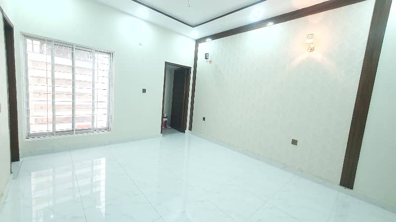 10 Marla Brand New 6 Bed 3 Kitchen PIA Hot Location 3