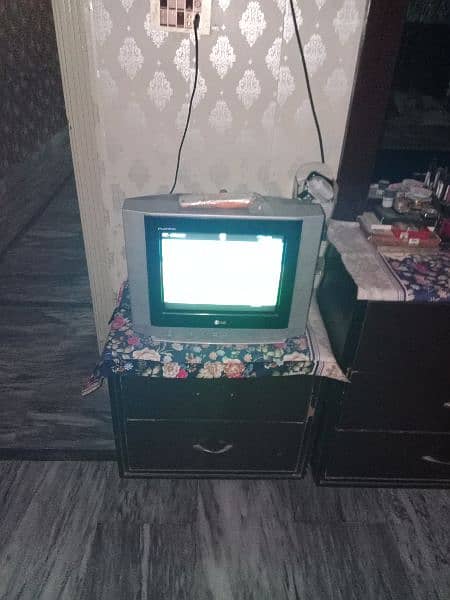 LG TV FOR SALE URGENT 3