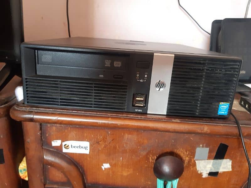 HP RP 5810 desktop 1