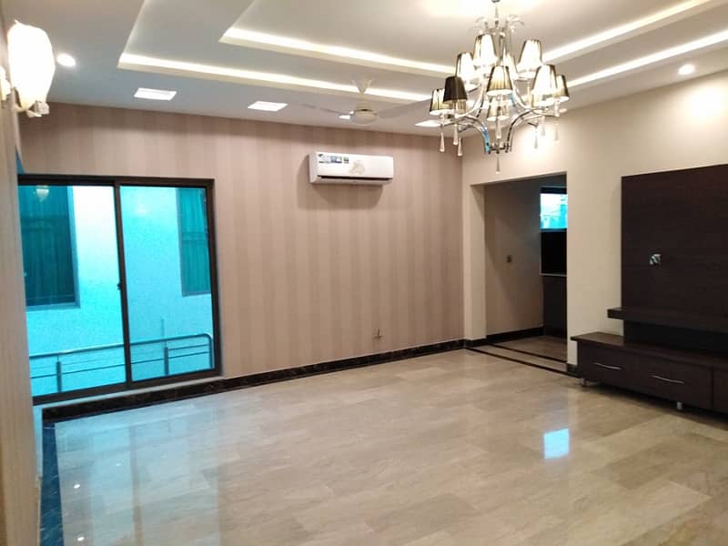 1 Kanal Nice Beautiful House Is Available For Sale In DHA Phase 1 Lahore. 8