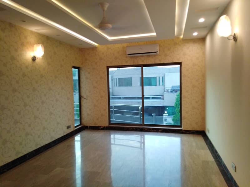 1 Kanal Nice Beautiful House Is Available For Sale In DHA Phase 1 Lahore. 9