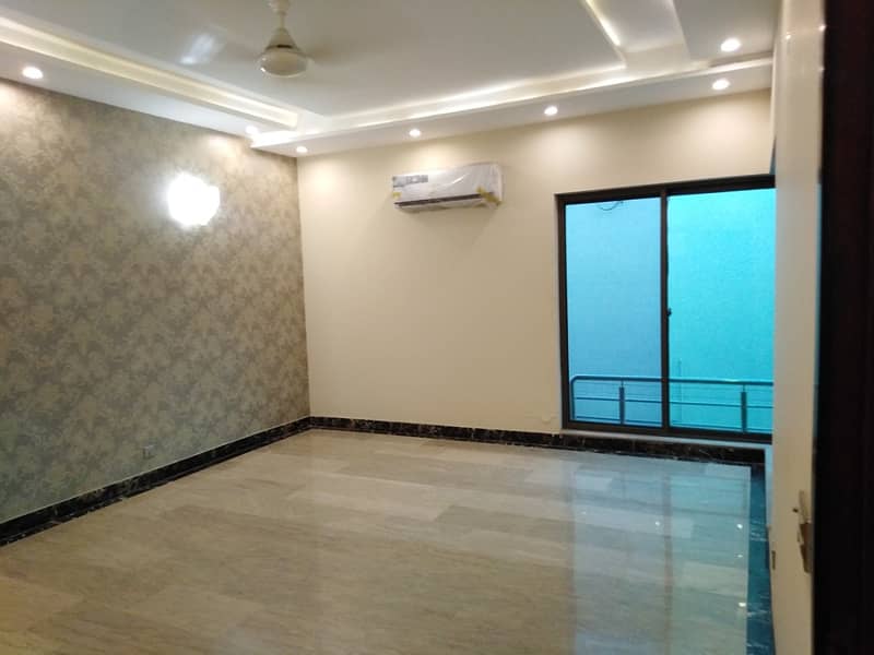 1 Kanal Nice Beautiful House Is Available For Sale In DHA Phase 1 Lahore. 10