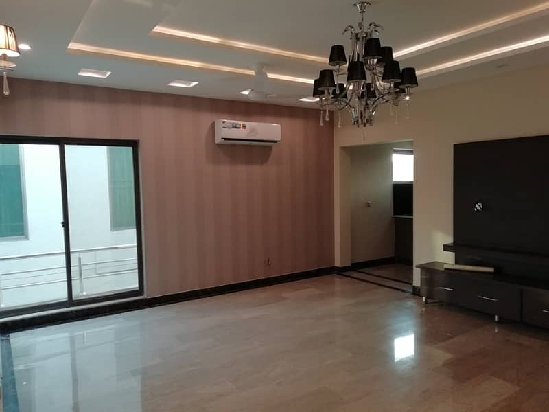 1 Kanal Nice Beautiful House Is Available For Sale In DHA Phase 1 Lahore. 26