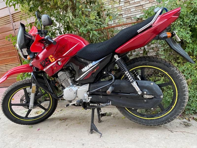 Yamaha YBR 125G 2020 Model in Very Good Condition 3