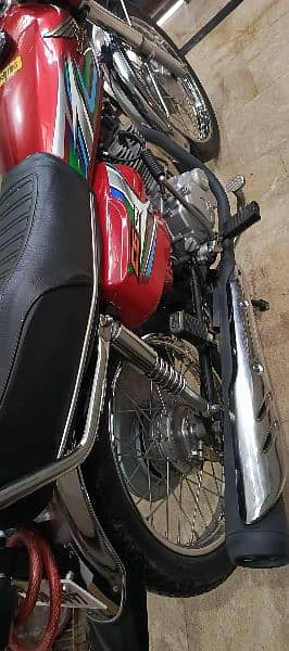 Honda 125 2023 4