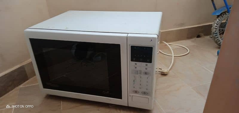 Microwave oven 1