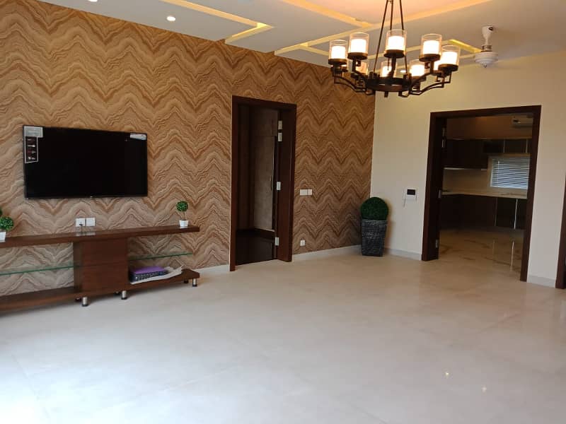 1 Kanal well maintained Modern bungalow for sale in Phase 4 Near Gold Crest Mall 23