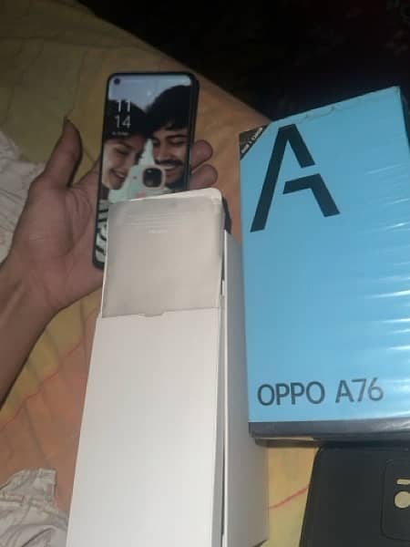 OPPO A76 1