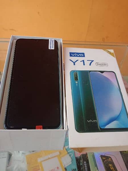 vivo y17 new  lush condition 8/256 box and charger available 0