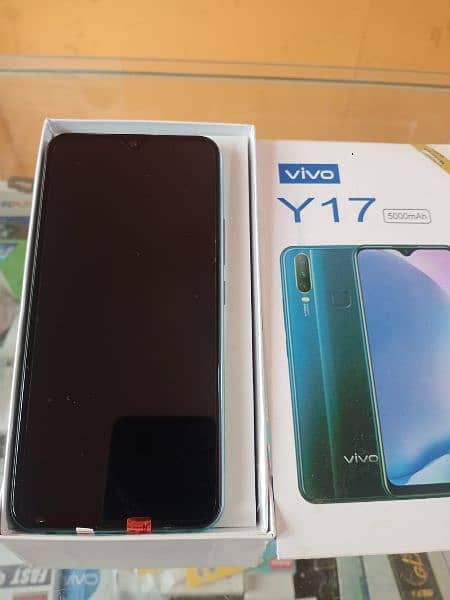 vivo y17 new  lush condition 8/256 box and charger available 2