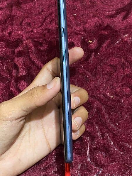 One plus 8   8/256 GB 1