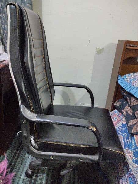 Revolving Office Chair 2