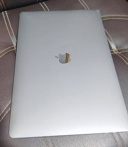 MacBook pro 2018 with 4GB graphic card 5