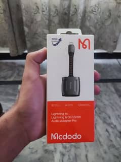 Mcdodo 2 in 1  Splitter for iPhone 0