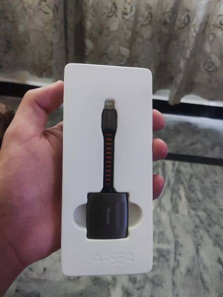 Mcdodo 2 in 1  Splitter for iPhone 1