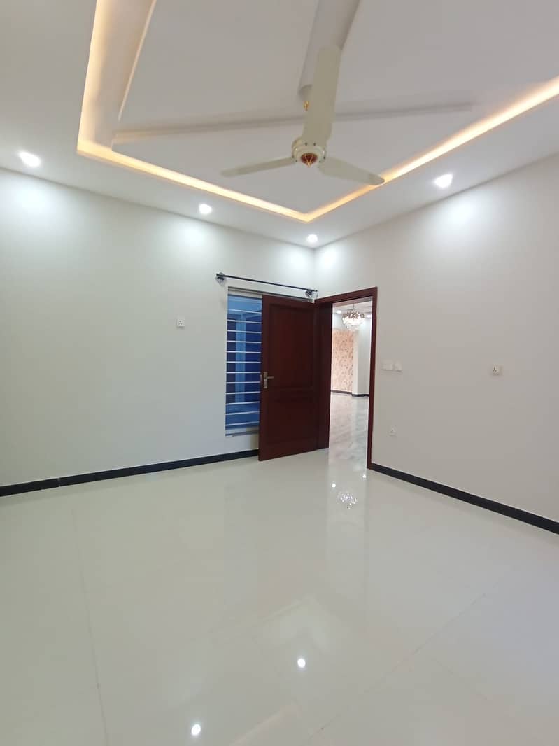 10 MARLA BRAND NEW HOUSE FOR SALE IN C BLOCK FAISAL TOWN STADIUM FACE 22