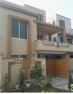 8 Marla New House For Rent in bahria Town lahore 0