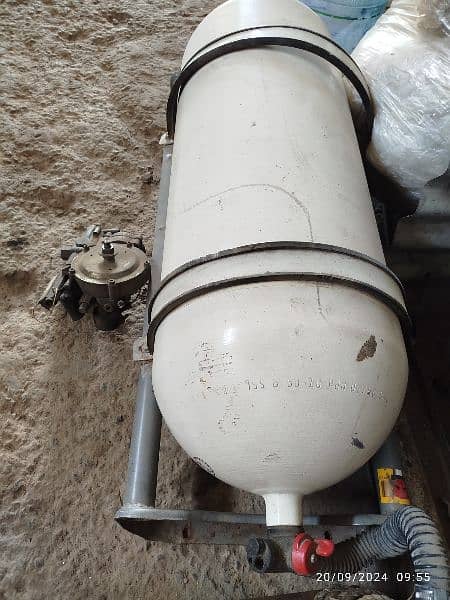 CNG Cylinder with Kit and stand, almost new condition 1