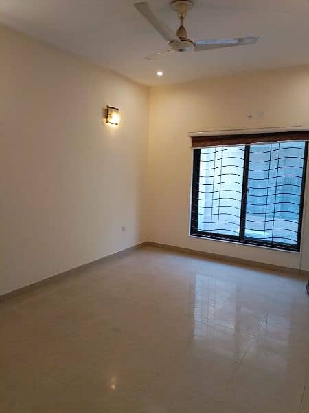 8 Marla New House For Rent in Bahria Town Lahore 4