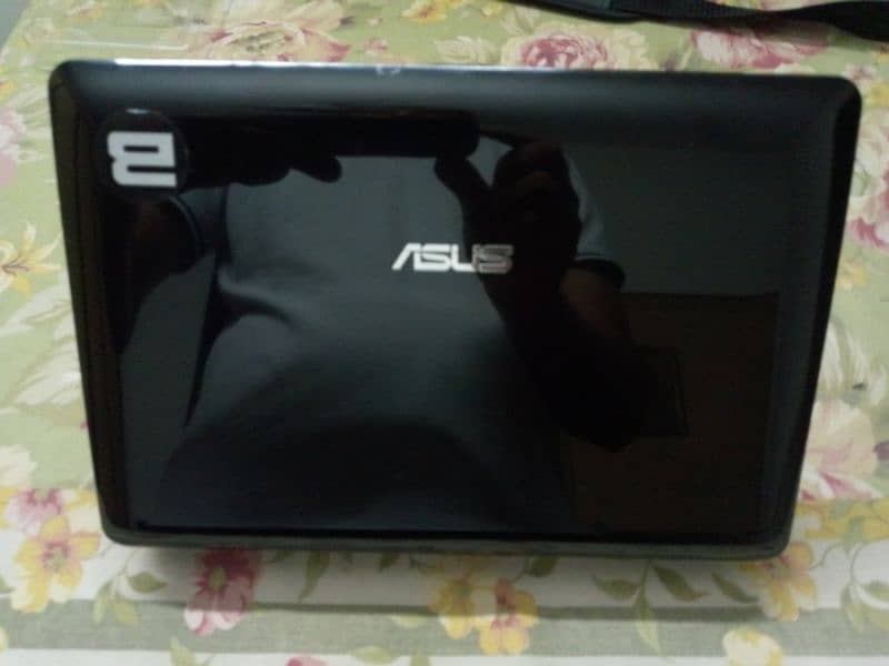 Asus Eee PC  mini laptop 1