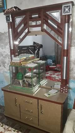 Ful Size Dressing Table and Divider