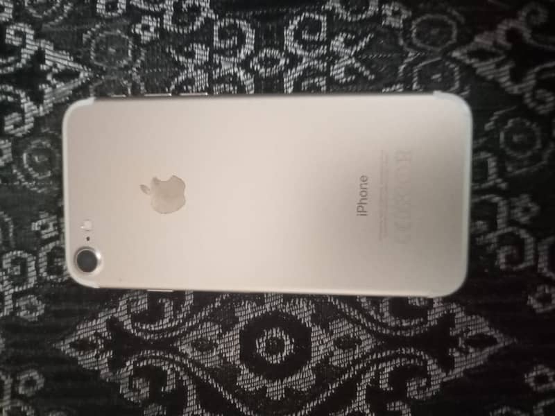 iPhone7. Non pta h 03251633773 contact me WhatsApp 6