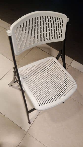 imported folding chairs premium quaility 1