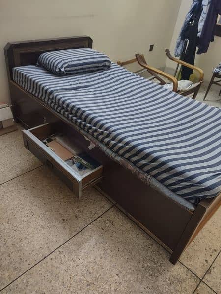 single Bed made  by pure sheesham wood 2