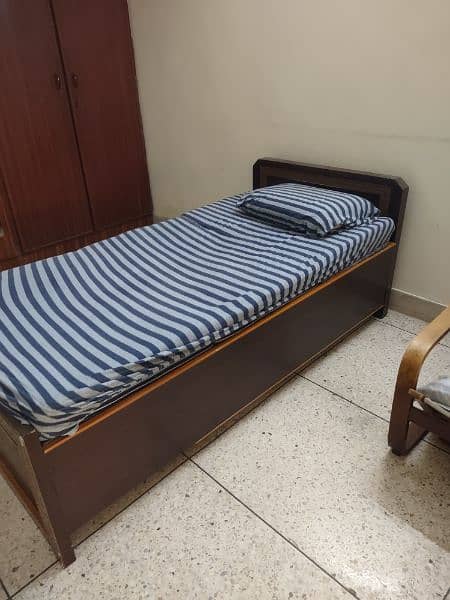 single Bed made  by pure sheesham wood 3