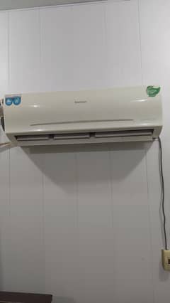 1.5 ton ac ELECTROLUX 100% condition