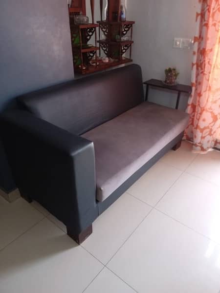 sofa from Hoid 2