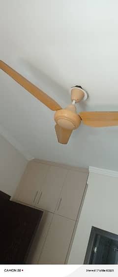 5 fancy ceiling fans 10/10 in working condition Bahria towers