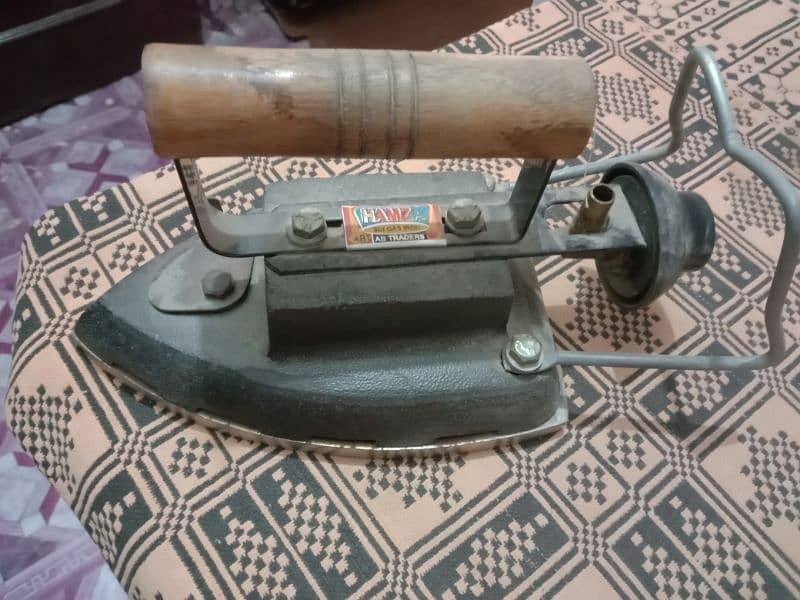 gas iron available for sale in good condition 1