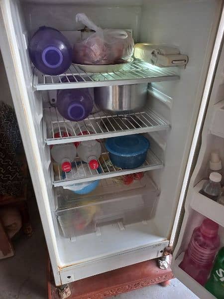 dawlance fridge good condition 2