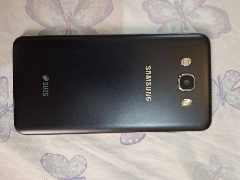 Samsung Galaxy J7 Genuine Condition 10 x 10 4