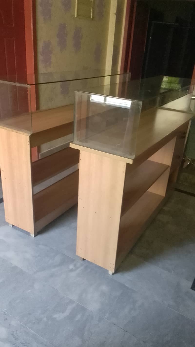 2 mobile counter for sale in good condition 3