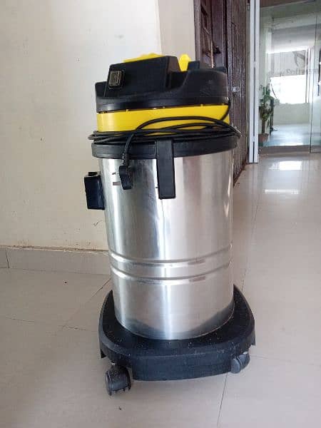 vaccum cleaner used condition 10/9 2