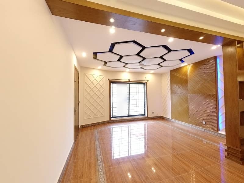 Highly-coveted 3200 Square Feet House Is Available In G-15/1 For sale 6