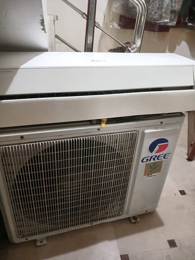 Gree inverter available in good condition 2