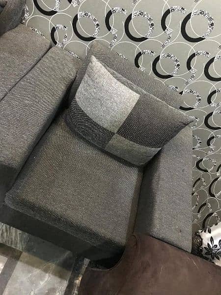 3 seater sofa for sale new condition 4