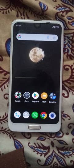 Aquos r2 0