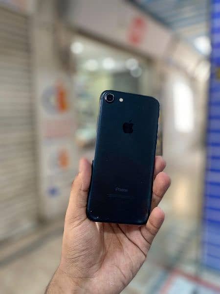 iphone 7 32 gb ok condition 3