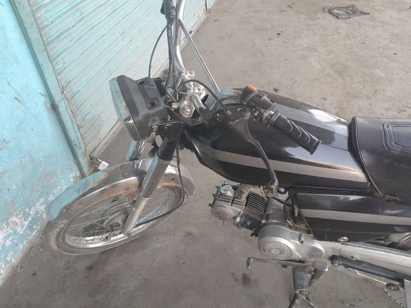 125 down model k sath exchange krna h 6