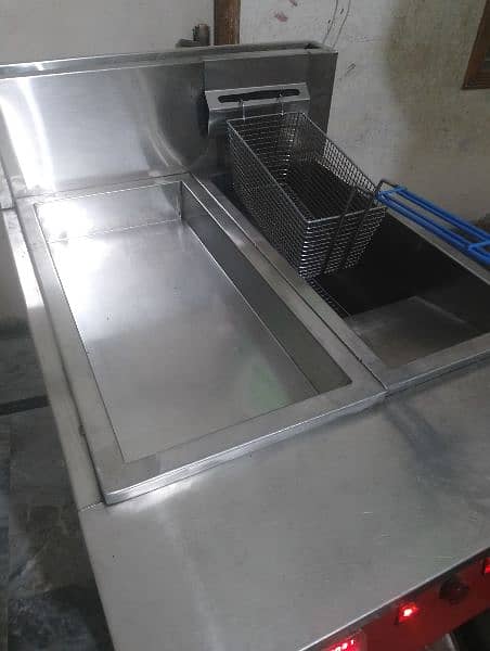 fryer , family pan and delivery bag for sale. 3