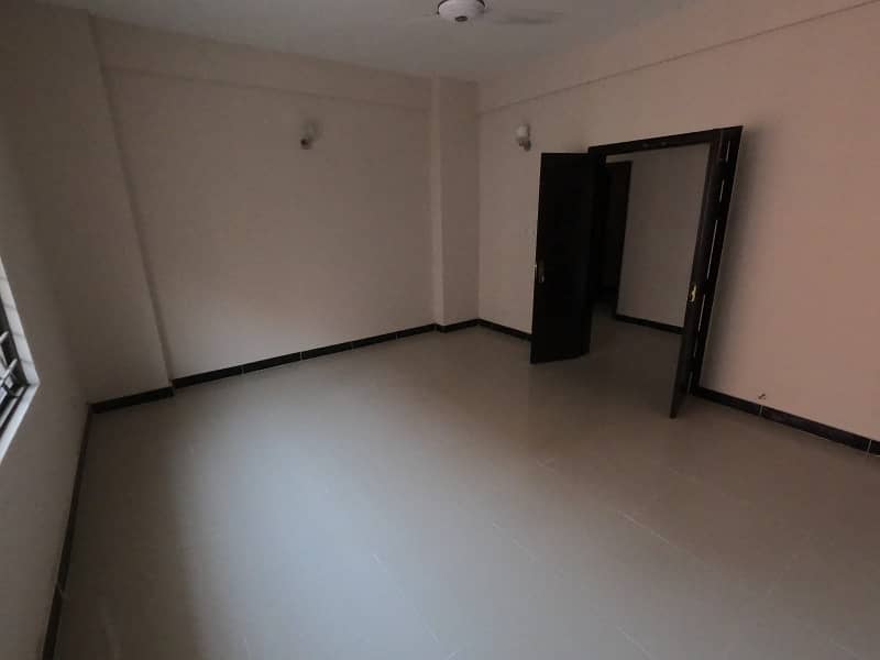 Ideal Flat In Karachi Available For Rs. 39000000 12