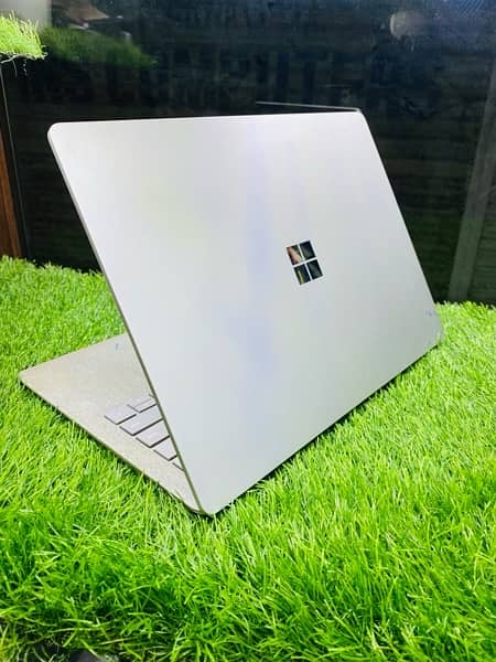 Microsoft Surface Laptop 2 | i7-8th | 16/512 | COD all over Pak 2