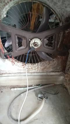 I want to sale Labore cooler condition 10%7 all ok h iski motor kharab