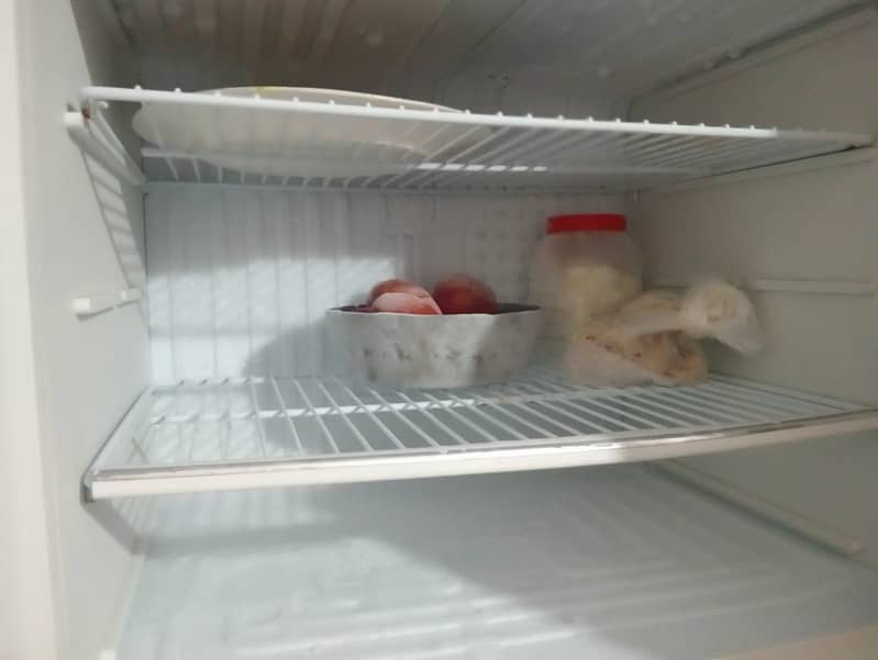 Dowlance Refrigerator For Sale 5