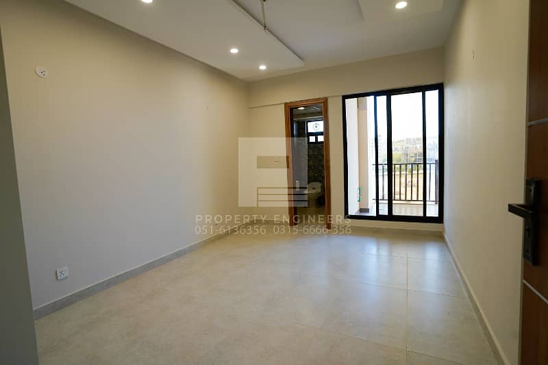 3 Bed Brand New Apartment 1695 Square Feet 12