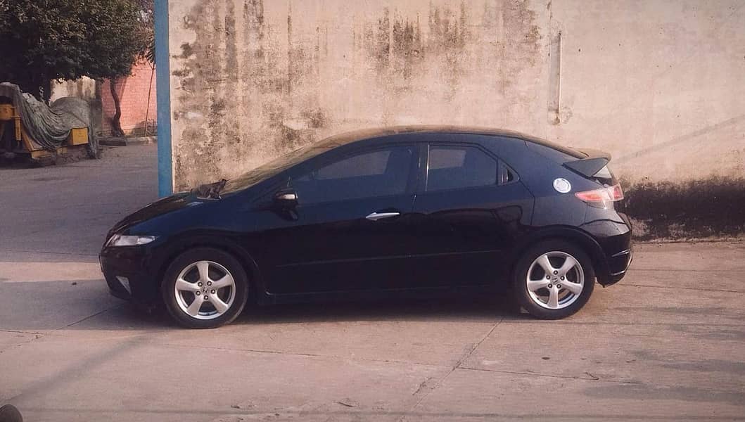 Honda Civic hatchback 2